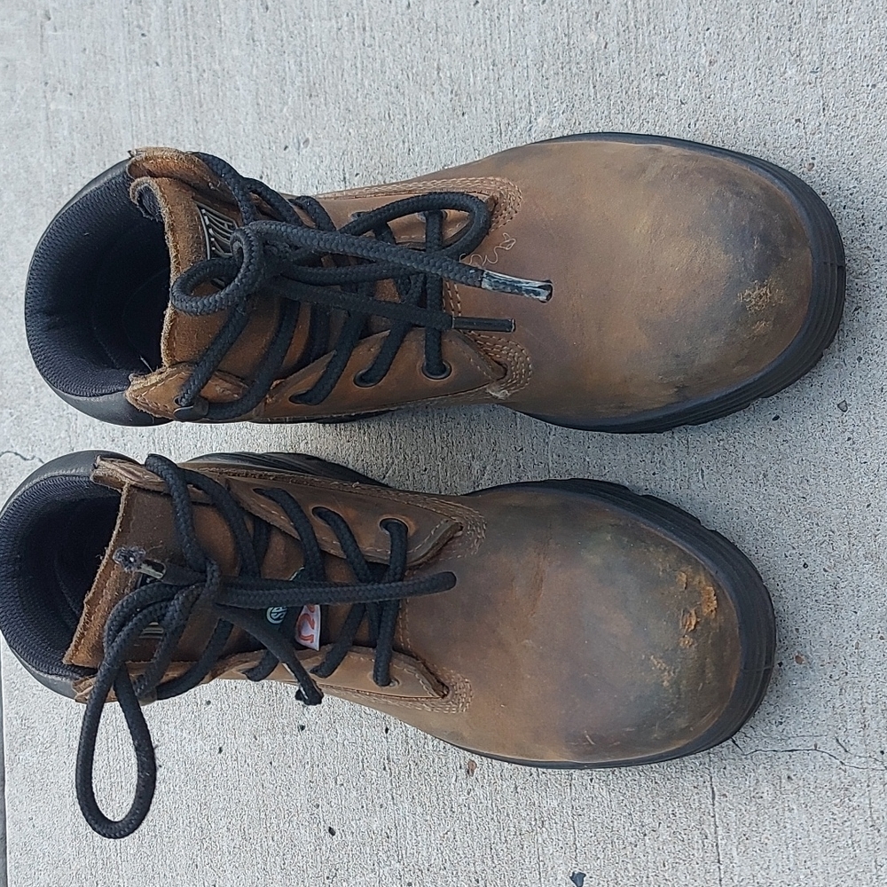 Dakota SA protection footwear size 6.5